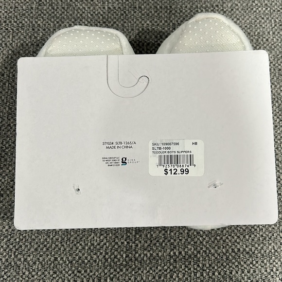 Zac and Evan toddler baseball ⚾️ slippers. Size 8. NWT - Picture 2 of 5